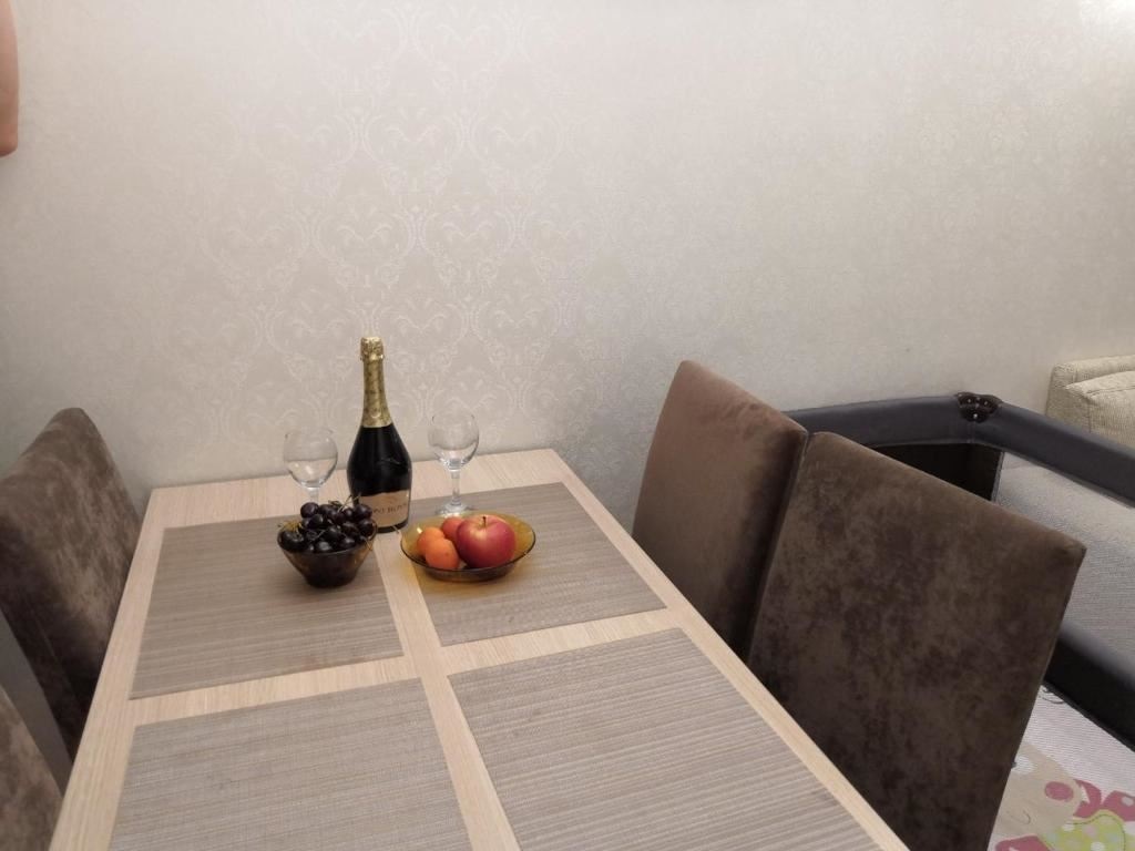 rooms-1-bedroom-deluxe-apartment-balcony