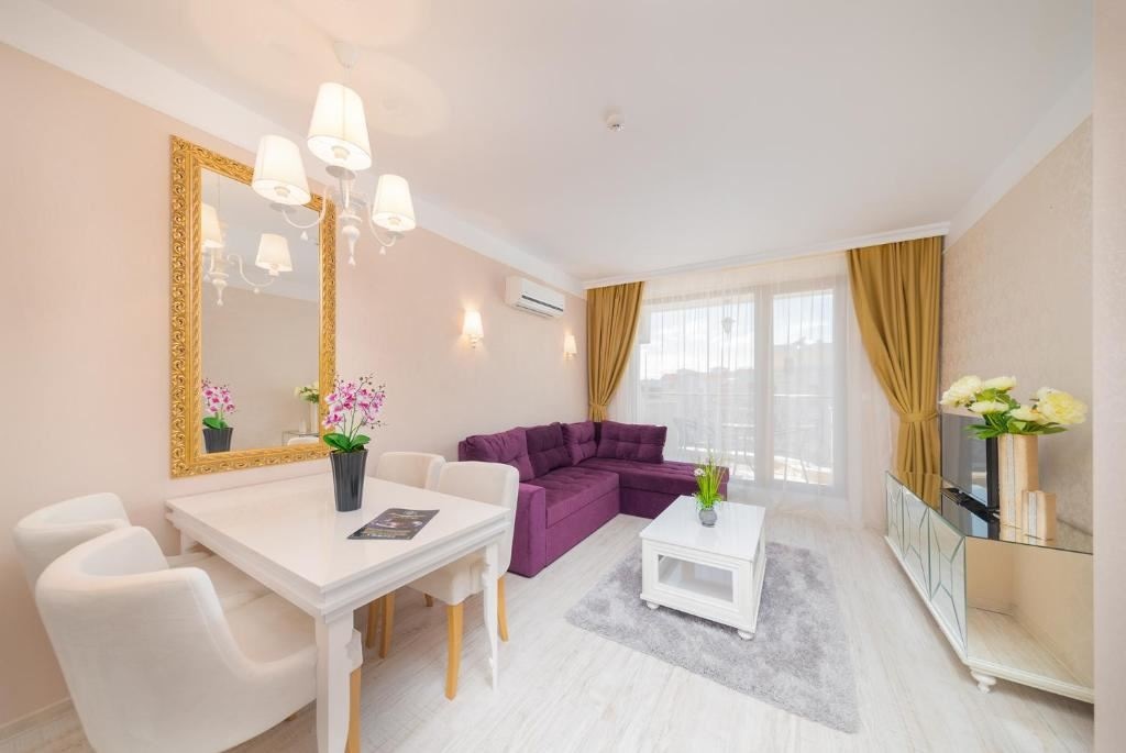 rooms-1-bedroom-standard-apartment-balcony