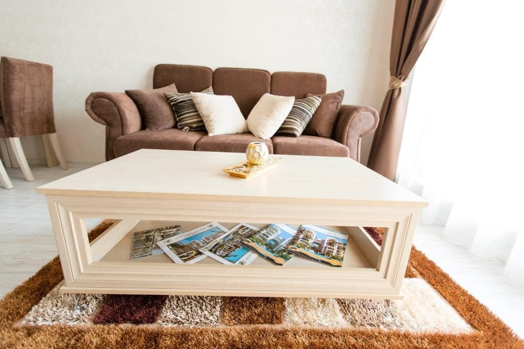 rooms-2-bedroom-deluxe-apartment-balcony