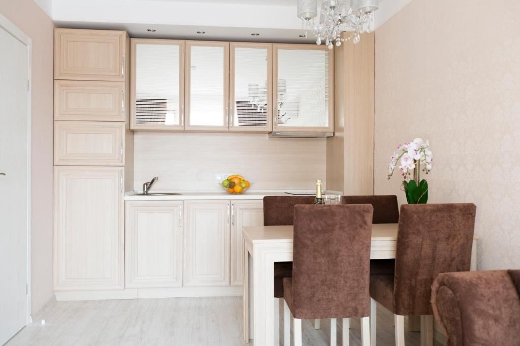 rooms-2-bedroom-deluxe-apartment-balcony