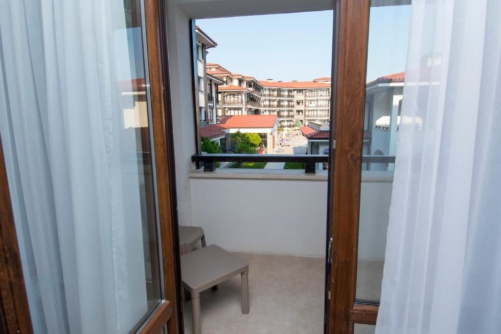 rooms-standard-room-balcony