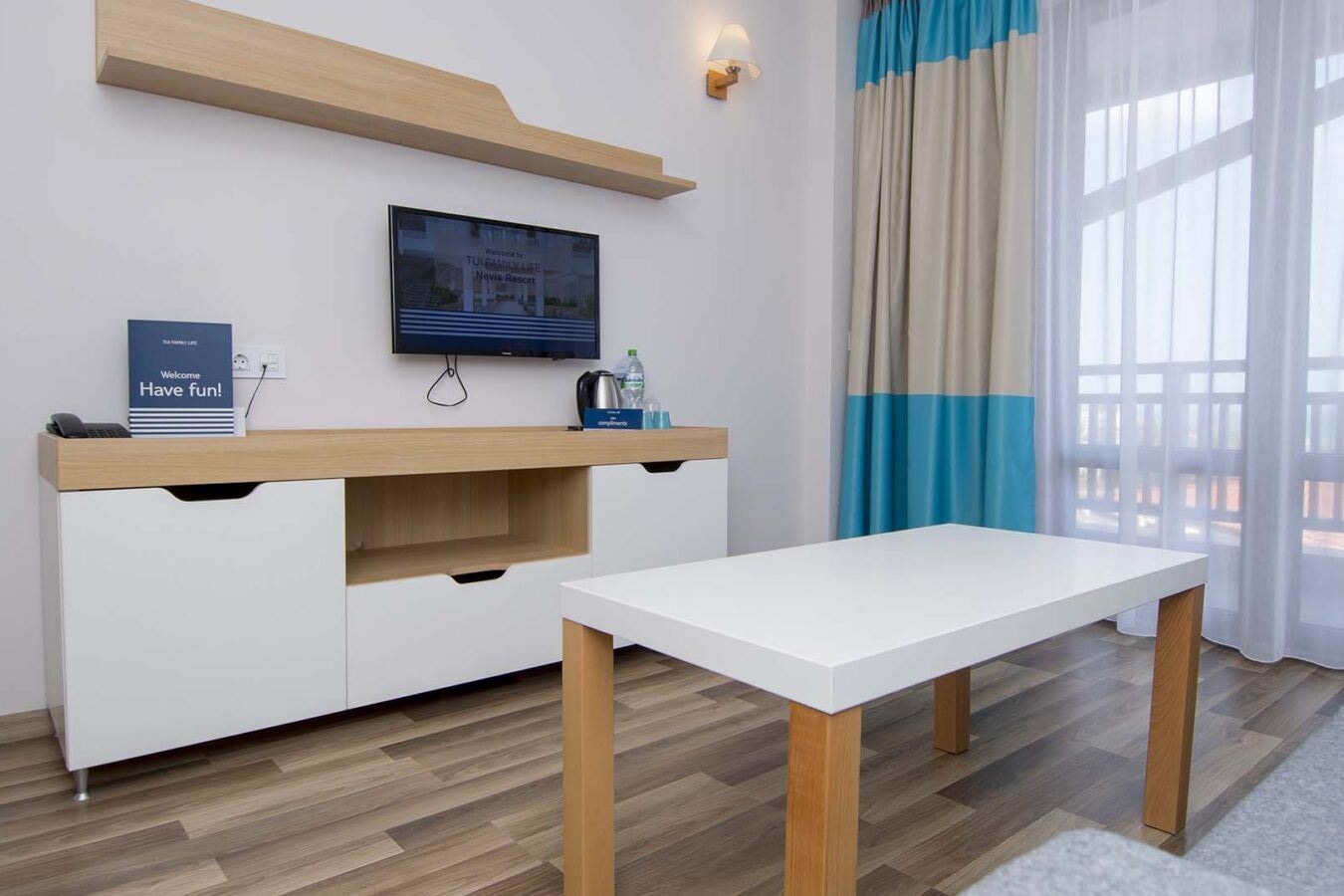 rooms-1-bedroom-standard-apartment-balcony