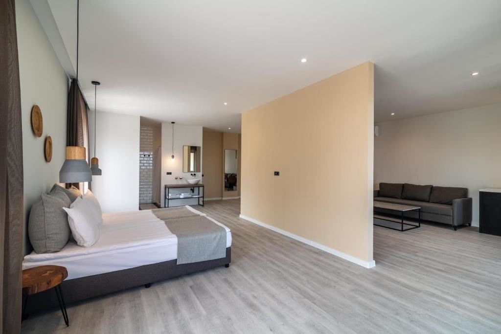 rooms-standard-apartment-balcony