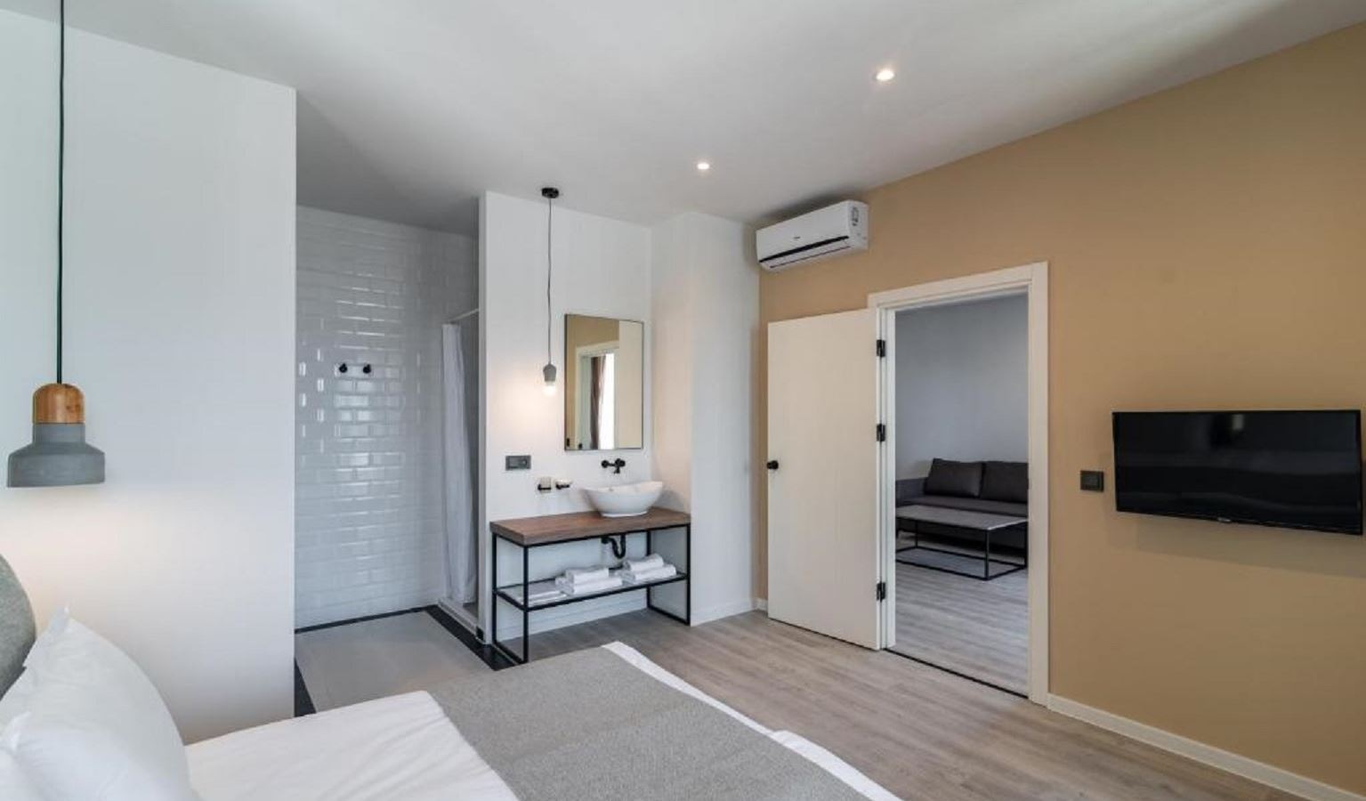 rooms-2-bedroom-standard-apartment-balcony