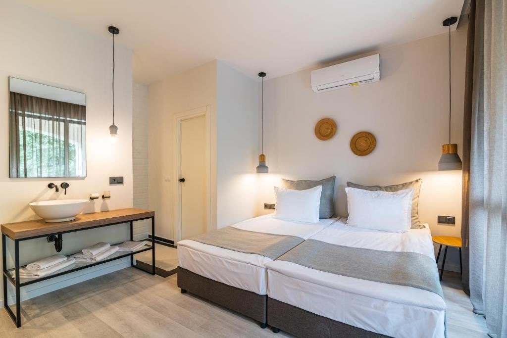 rooms-standard-room-balcony