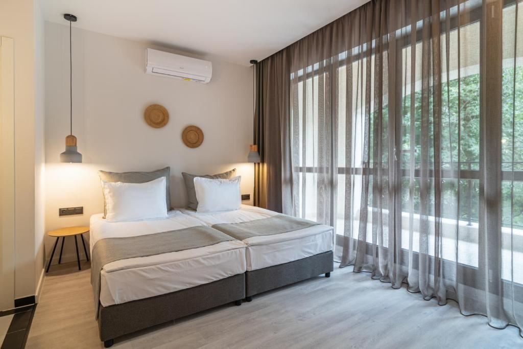 rooms-standard-room-balcony