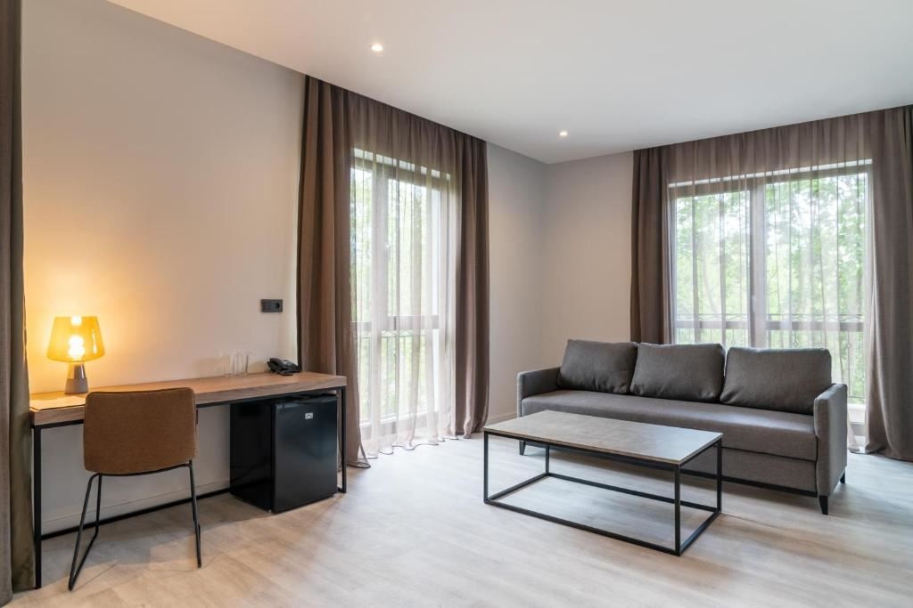 rooms-standard-studio-balcony