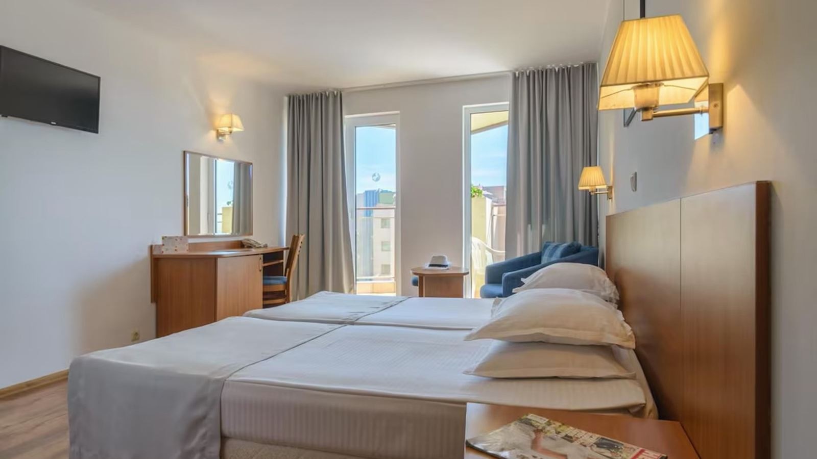 rooms-single-wchild-superior-room