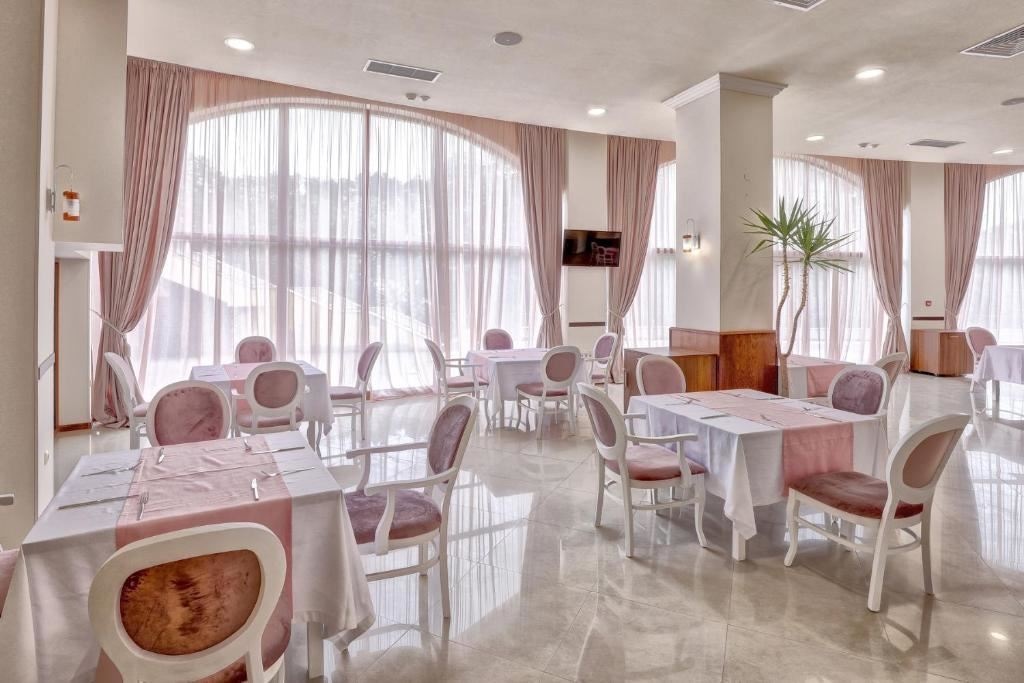 restaurants-restaurants