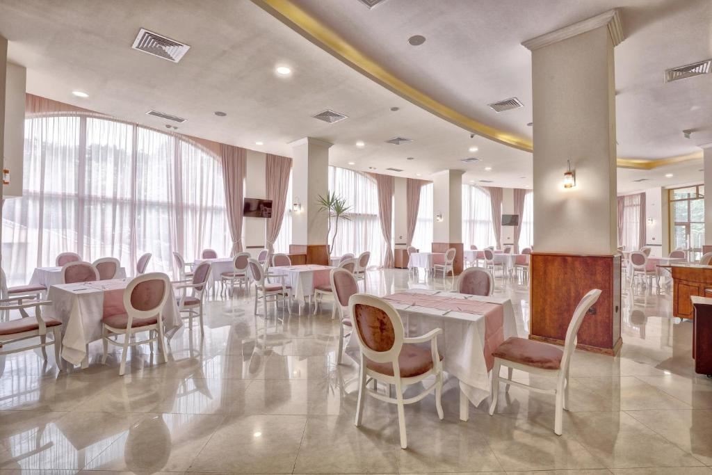 restaurants-restaurants