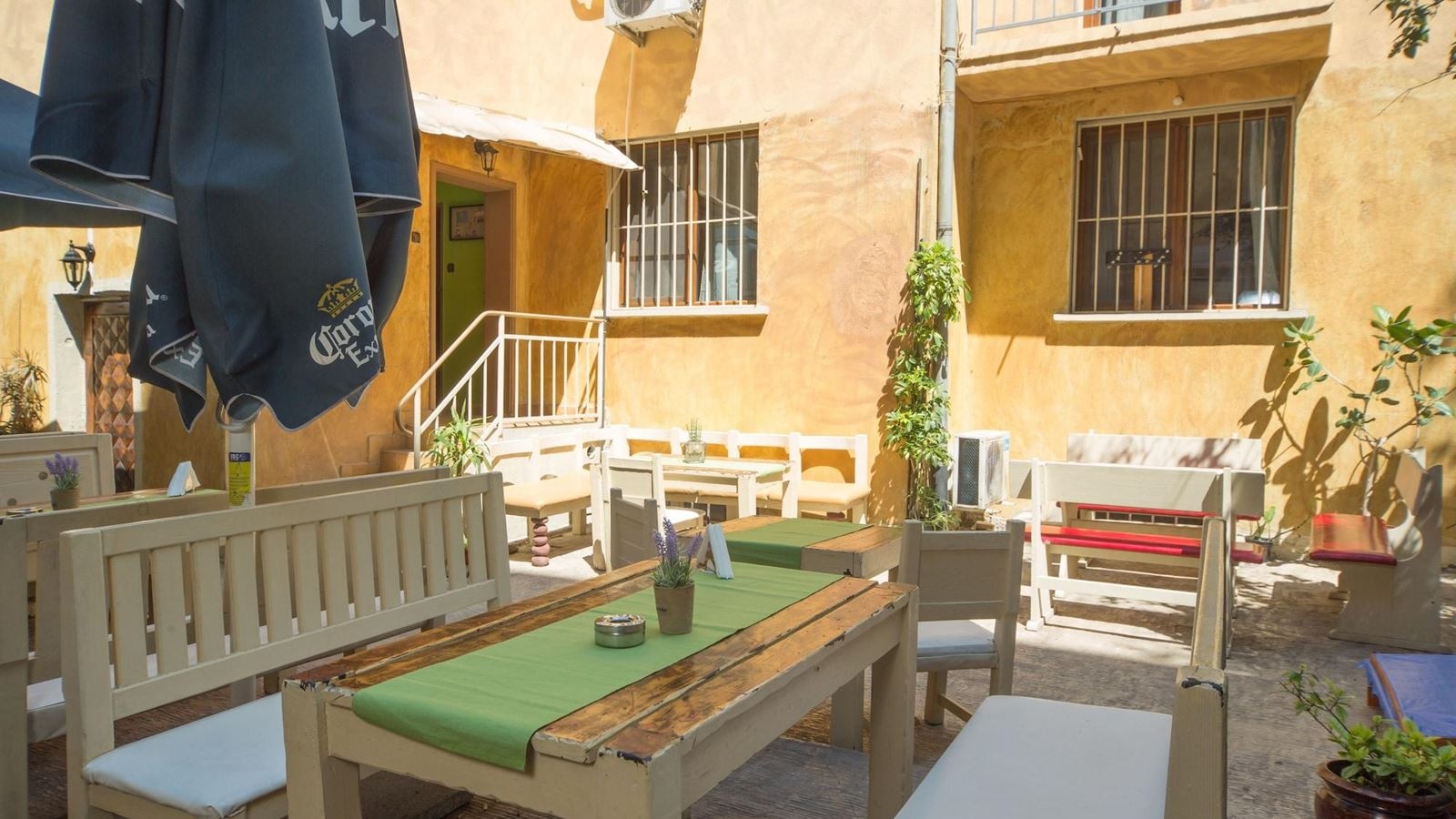 restaurants-restaurants