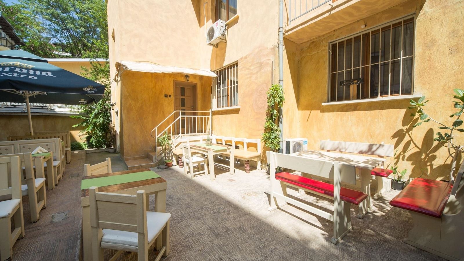 restaurants-restaurants