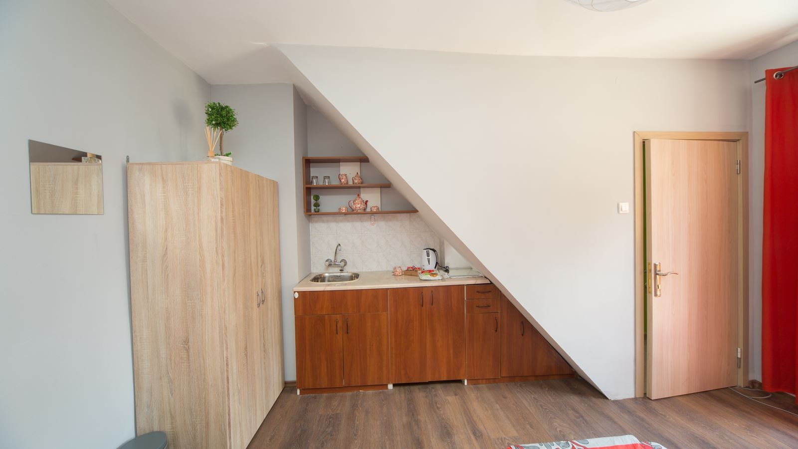 rooms-studio-with-shared-bathroom