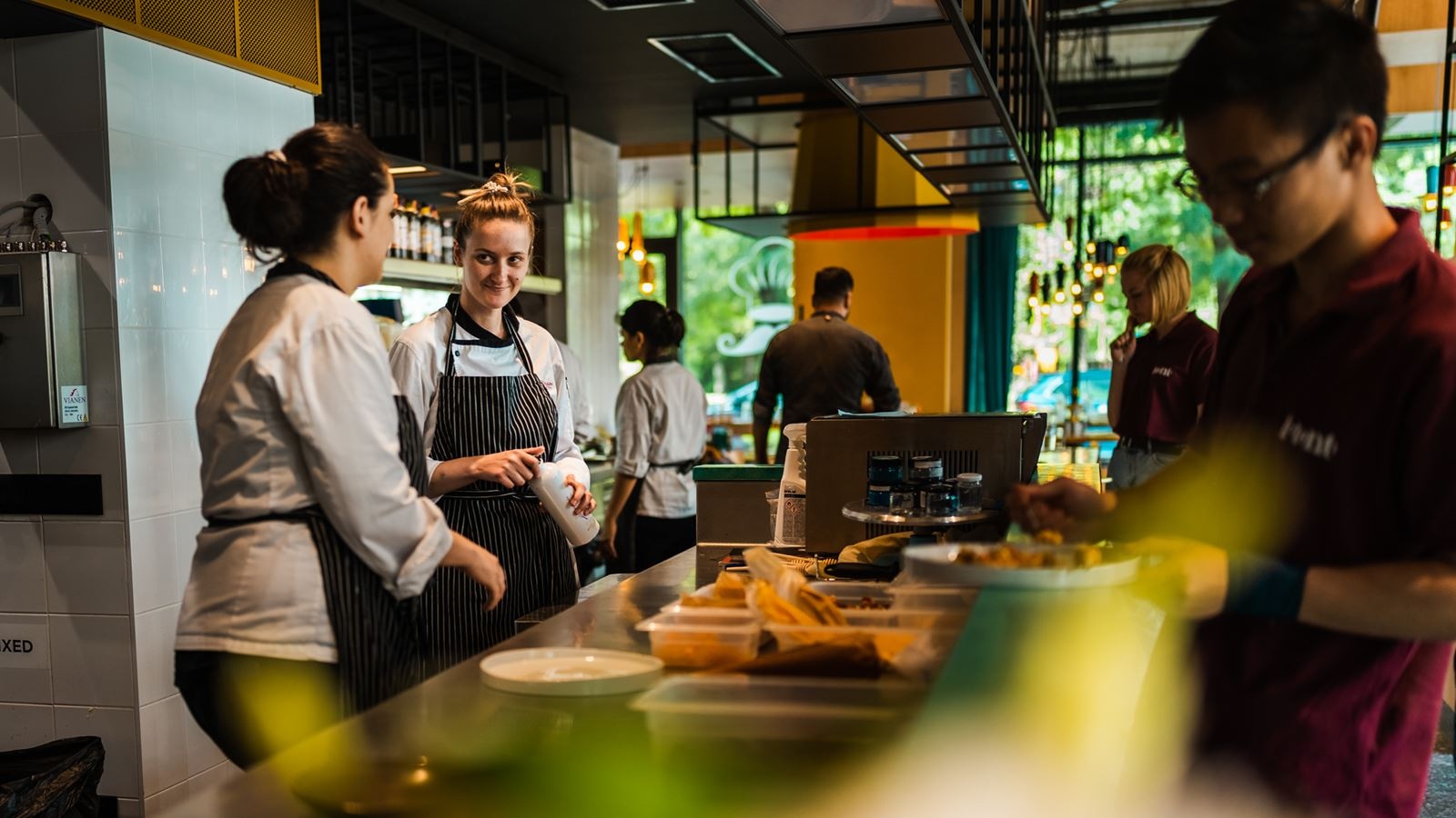 restaurants-restaurants