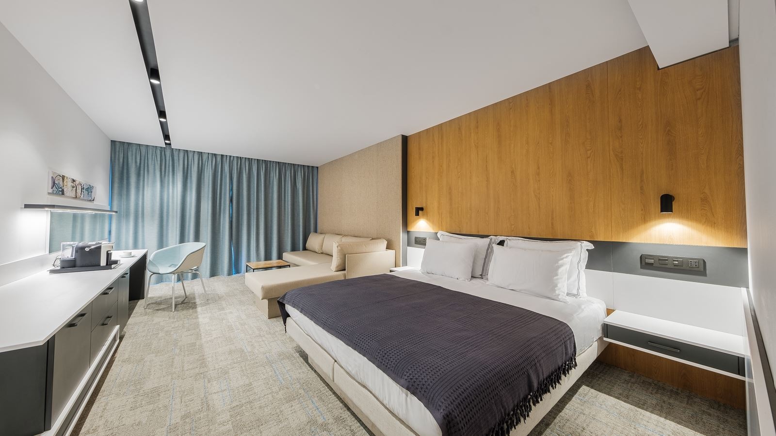 rooms-family-room-sea-view