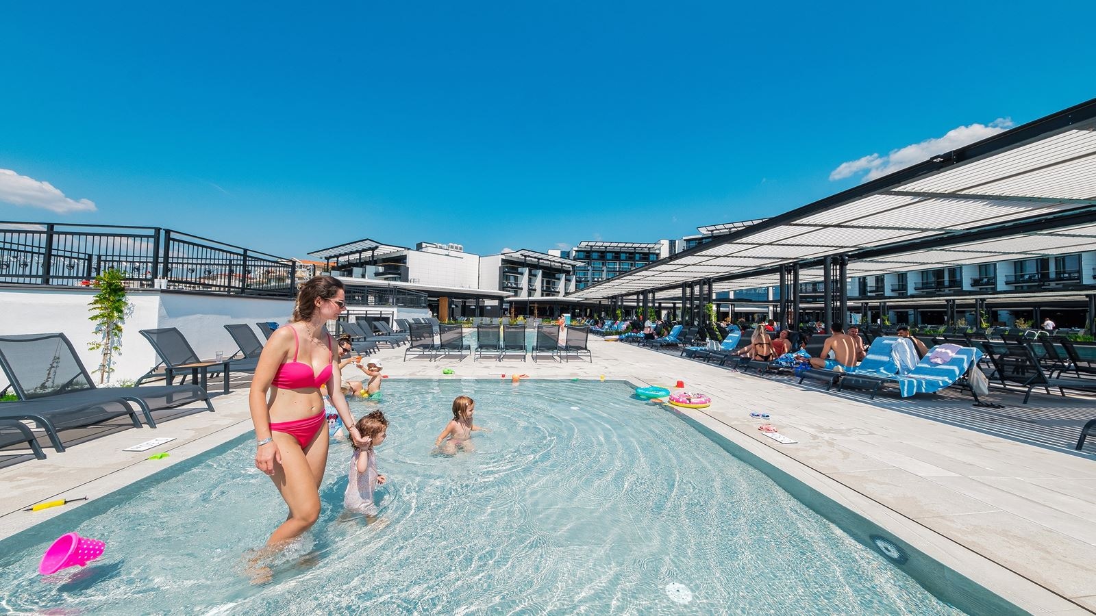 pools-outdoor-childrens-pool