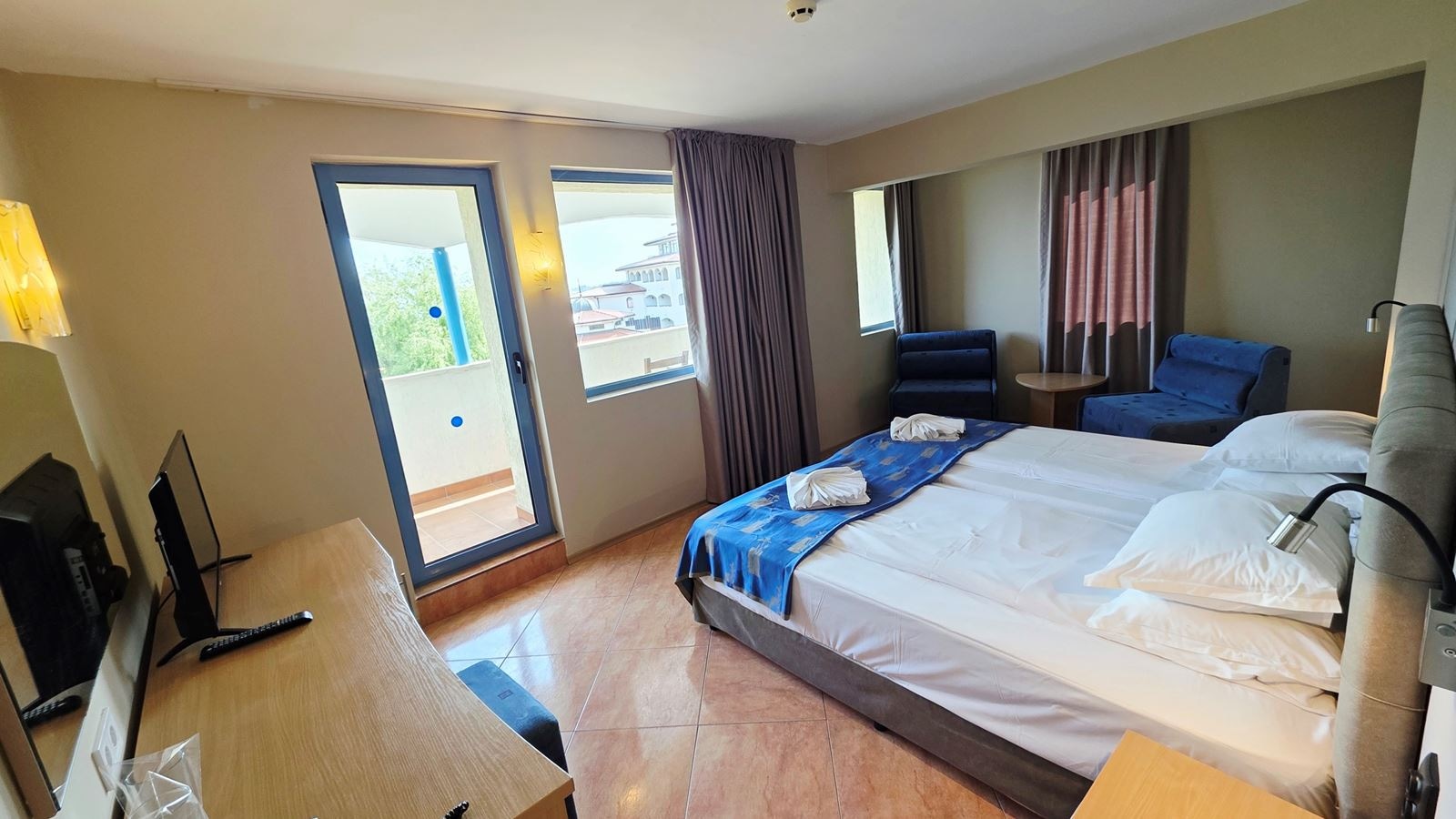 rooms-single-wchild-standard-room-balcony-or-terrace