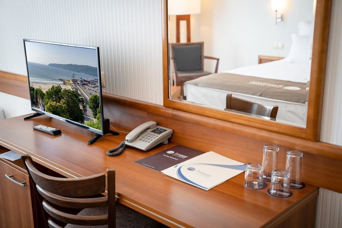 rooms-double-standard-room-seaview