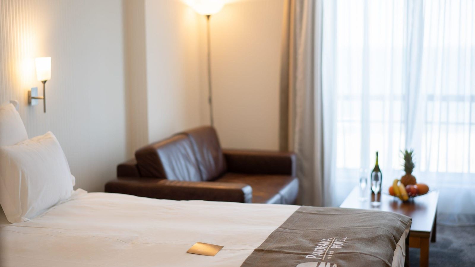 rooms-double-deluxe-room-cityview