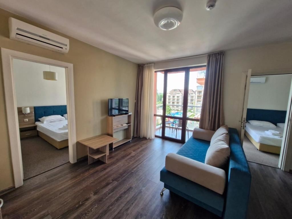 rooms-2-bedroom-standard-apartment-balcony