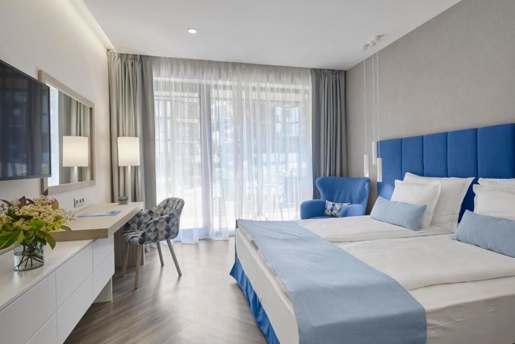 rooms-singleuse-standard-room-park-view-balcony