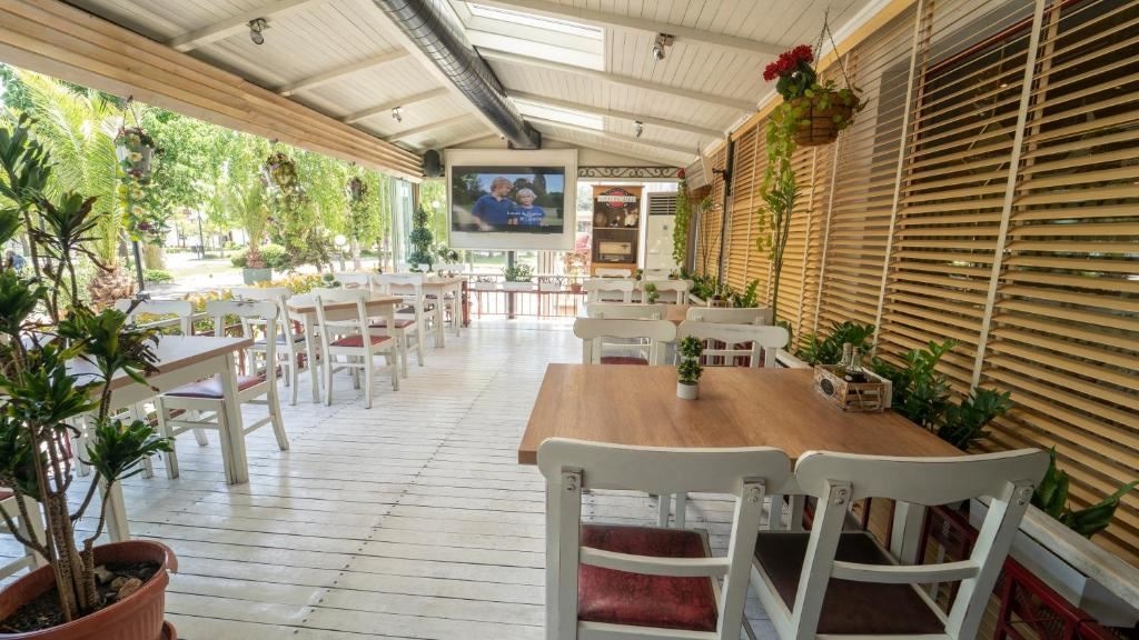 restaurants-main-restaurant