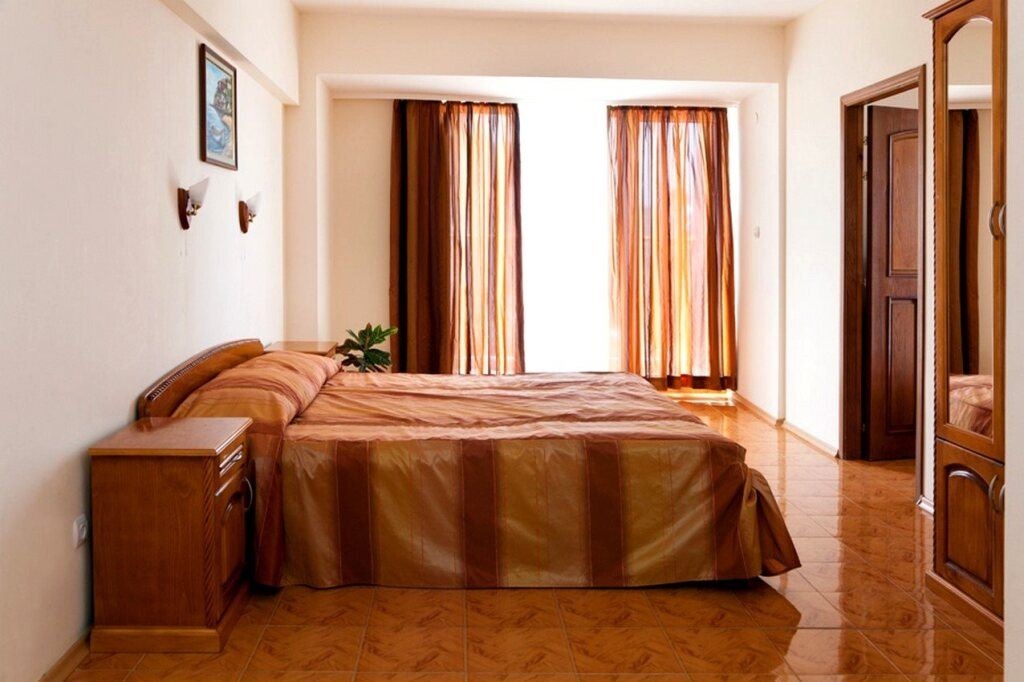 rooms-standard-apartment-balcony