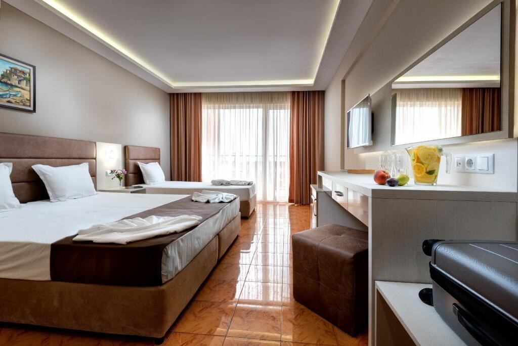 rooms-triple-standard-room