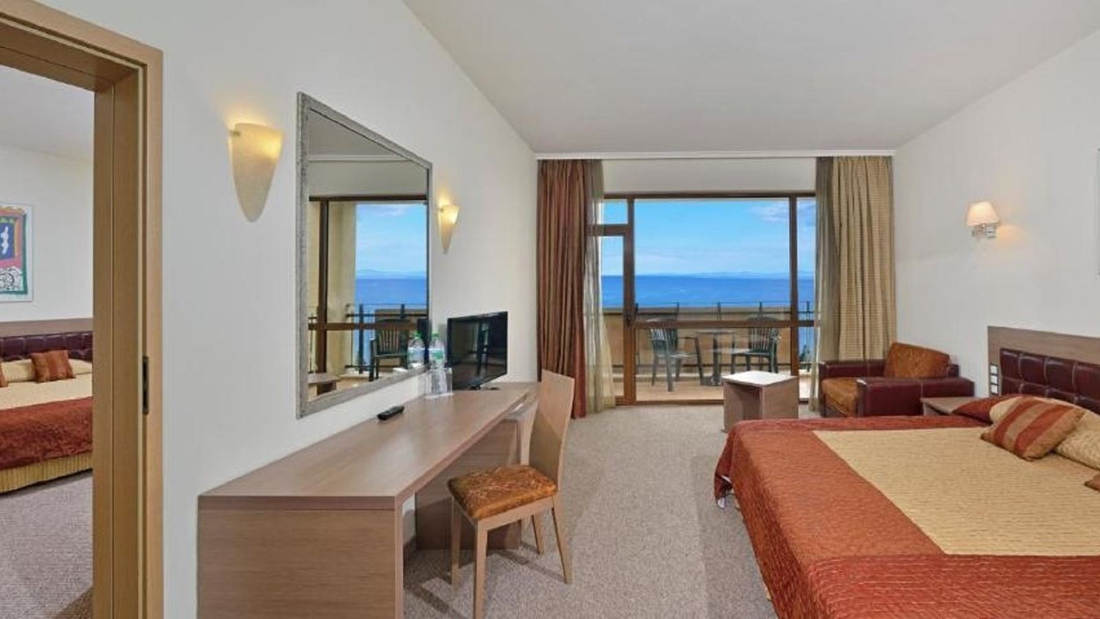 rooms-family-room-sea-view