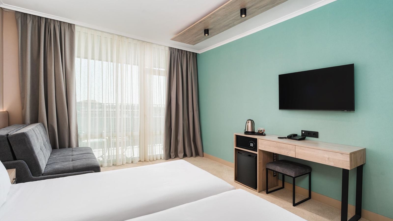 rooms-double-with-city-view