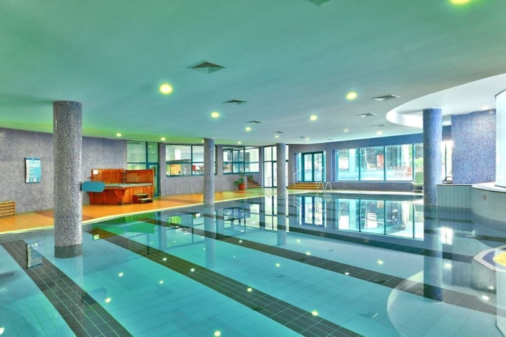 pools-indoor-pool