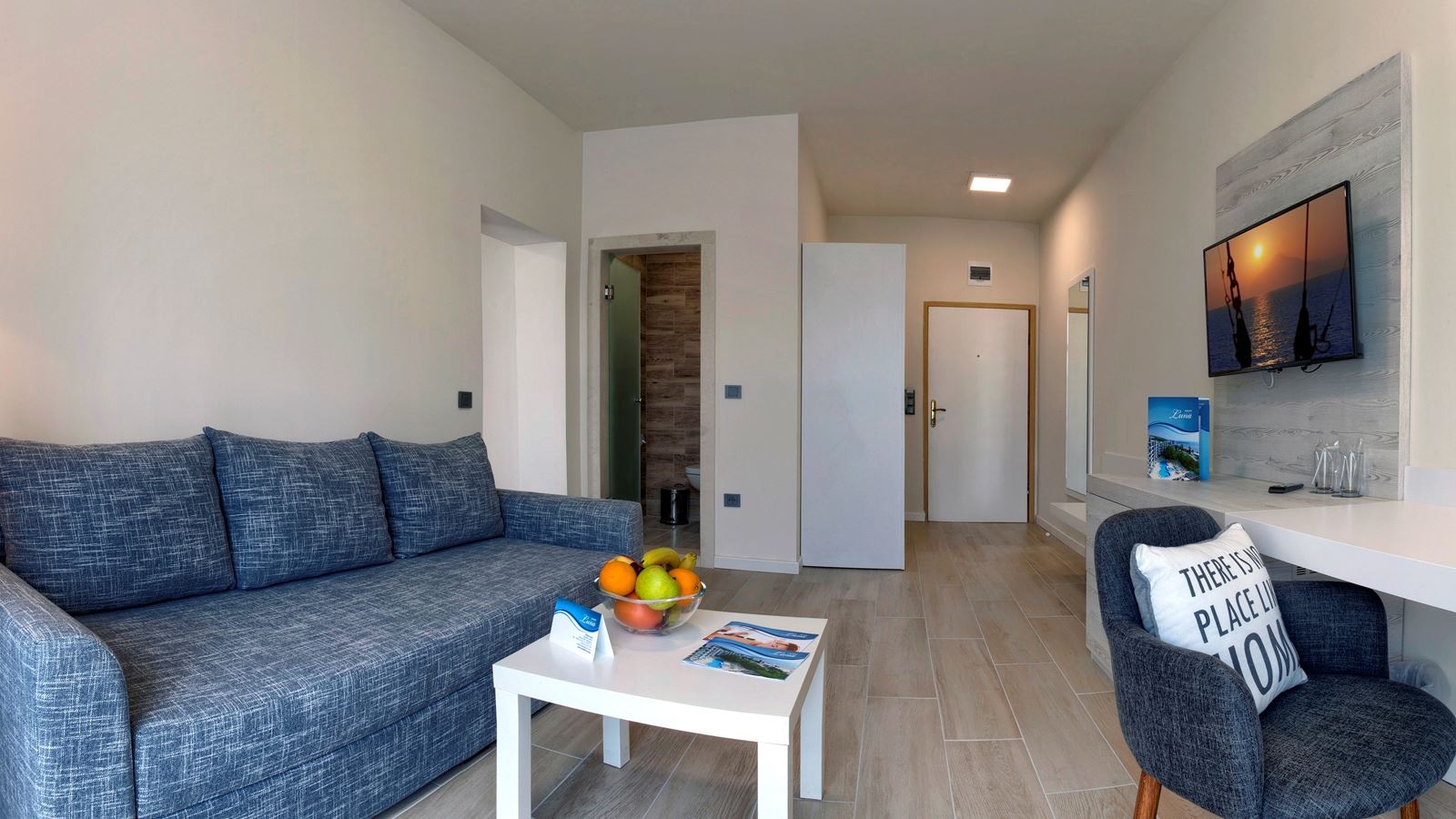 rooms-standard-apartment-balcony