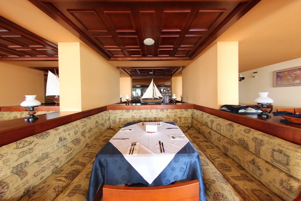 restaurants-restaurants