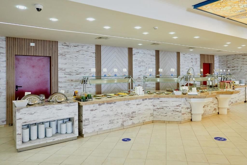 restaurants-restaurants