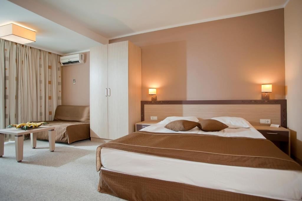 rooms-double-family-room