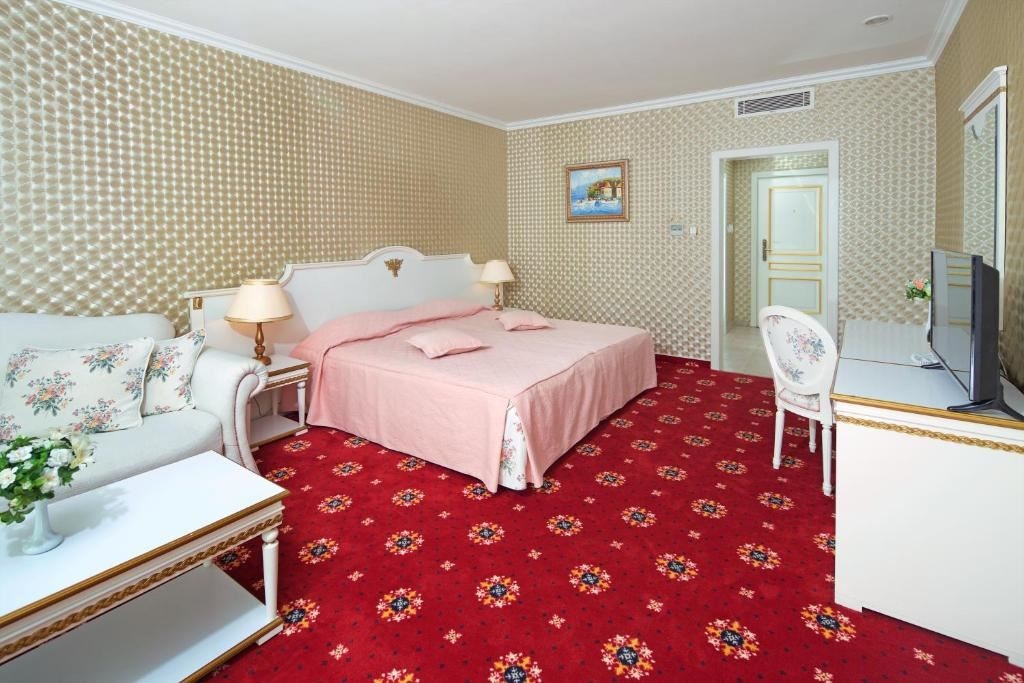 rooms-double-deluxe-room