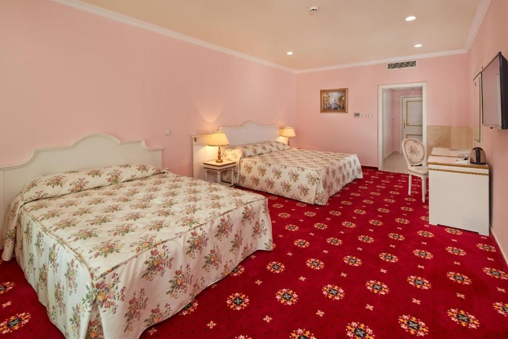 rooms-quad-superior-room