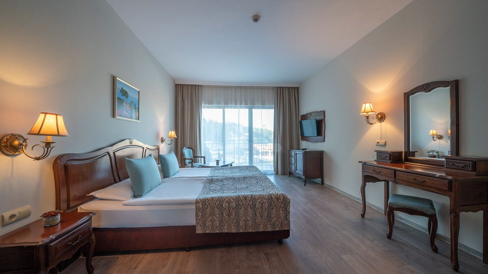 rooms-family-room--connecting-door