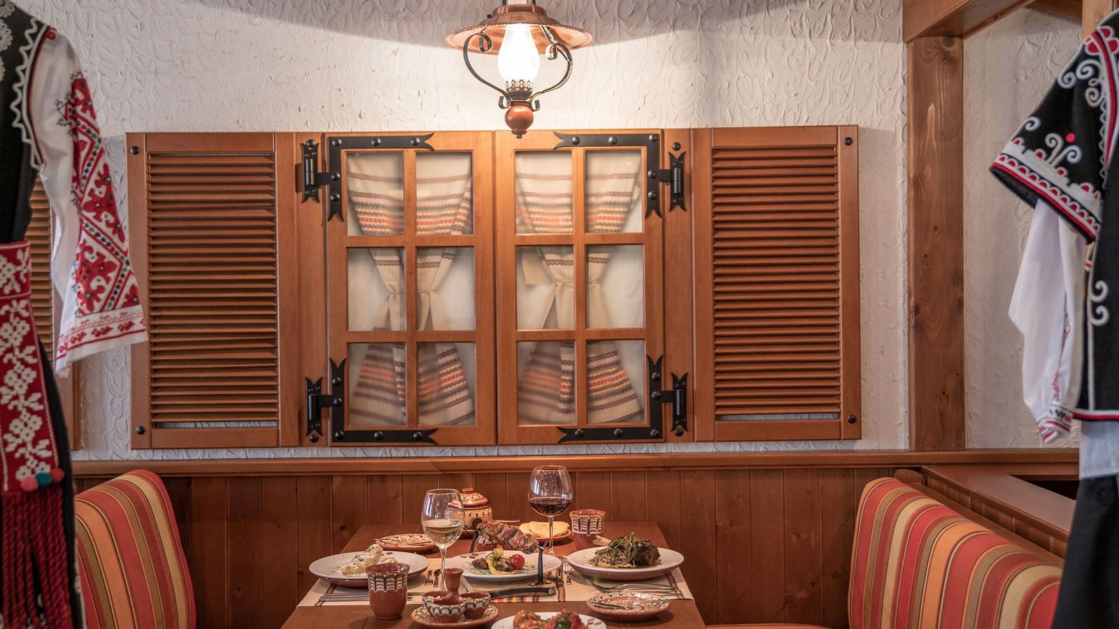 restaurants-bulgarian-alacarte-restaurantold-house