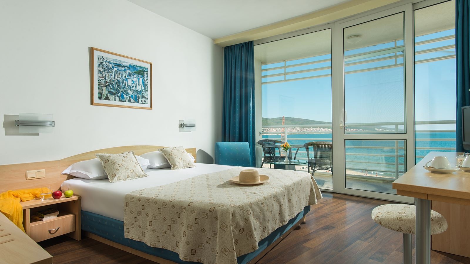 rooms-2-bedroom-standard-suite-balcony-or-terrace