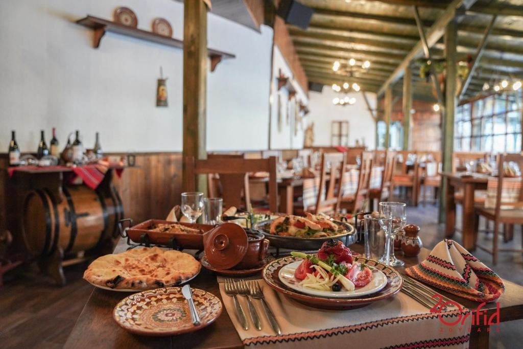 restaurants-restaurants