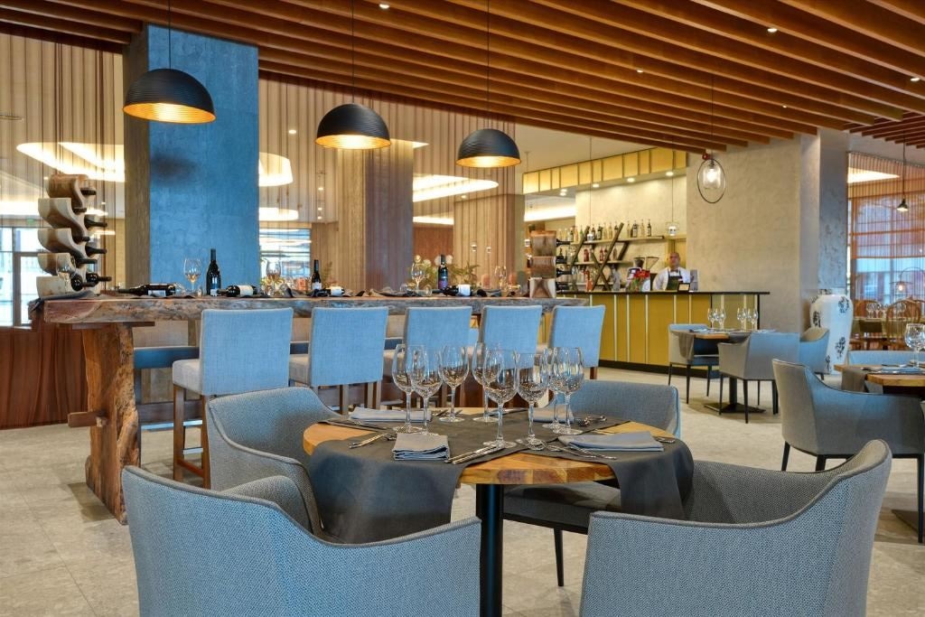 restaurants-restaurants