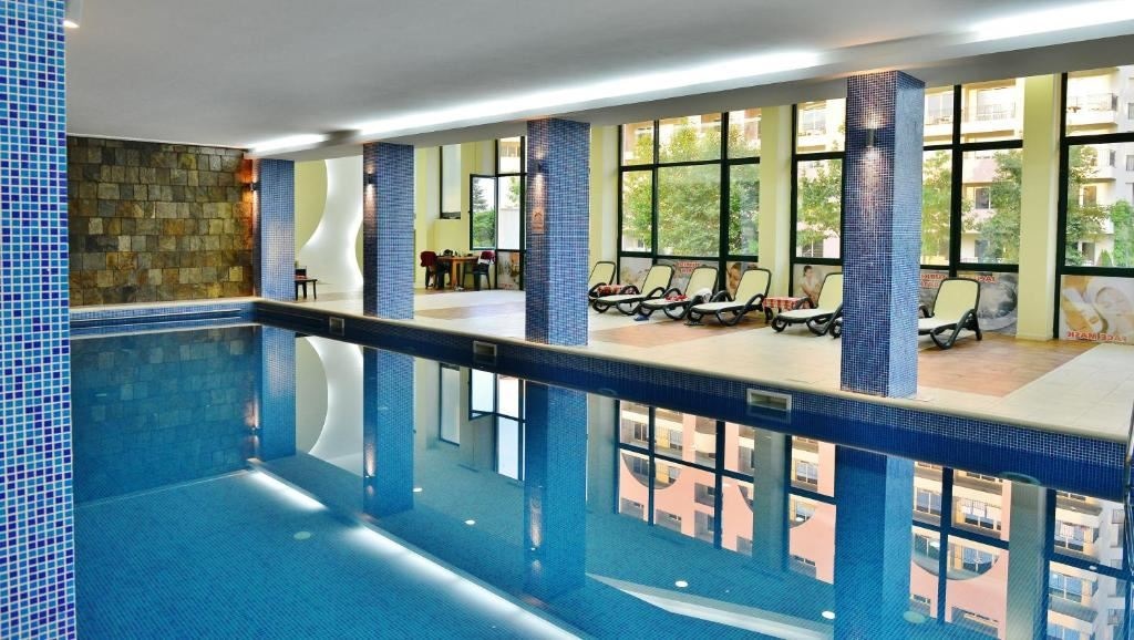 pools-indoor-pool