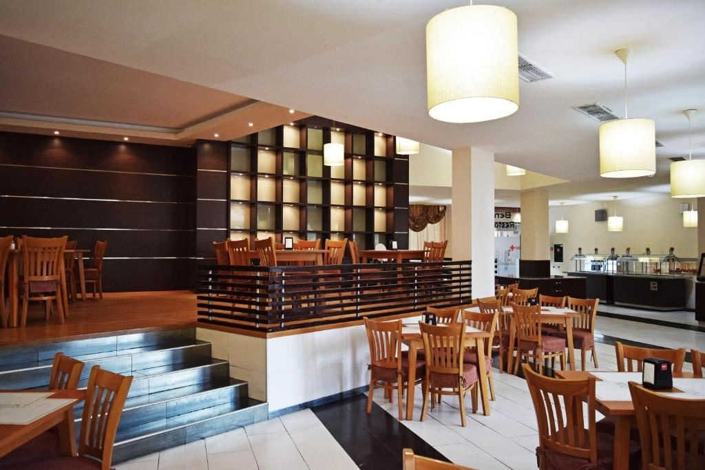 restaurants-restaurants