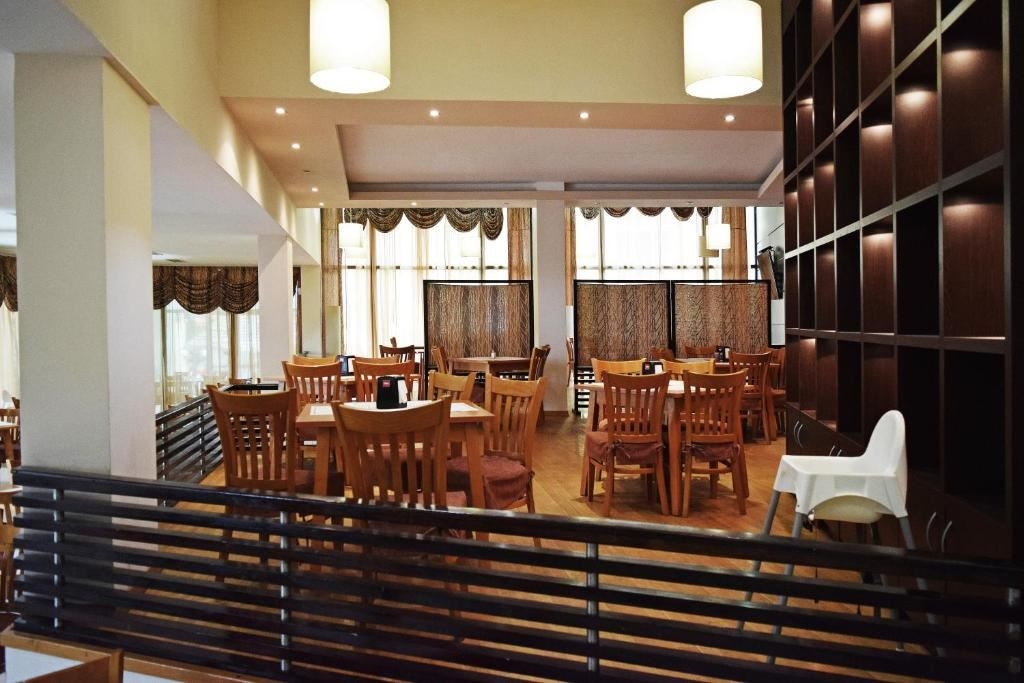 restaurants-restaurants