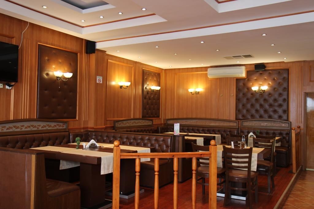 restaurants-restaurants