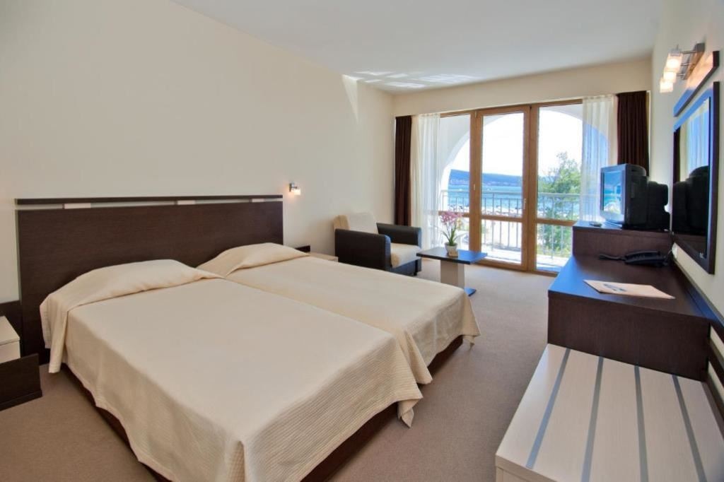 rooms-twin-standard-room-seaview-balcony
