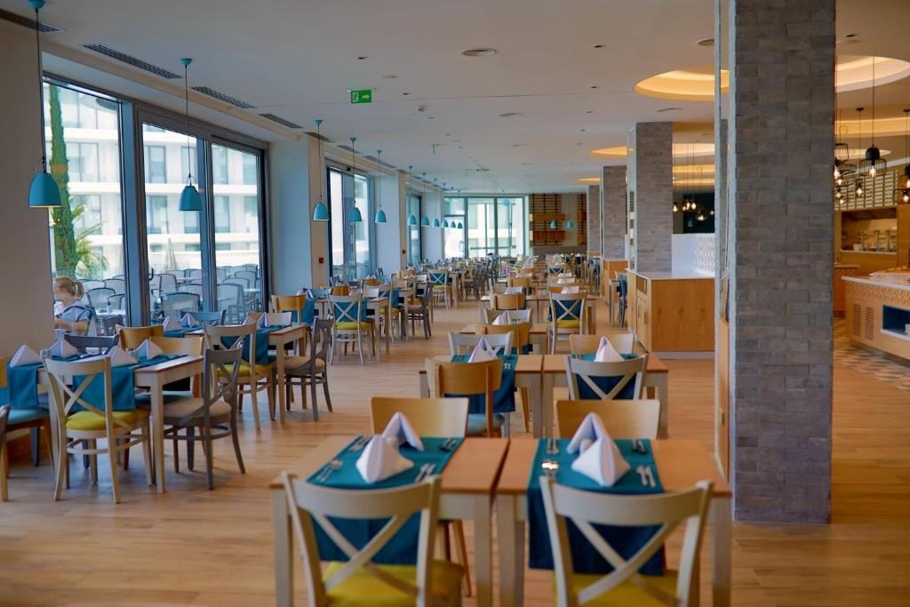 restaurants-restaurants