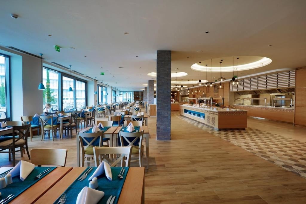 restaurants-restaurants