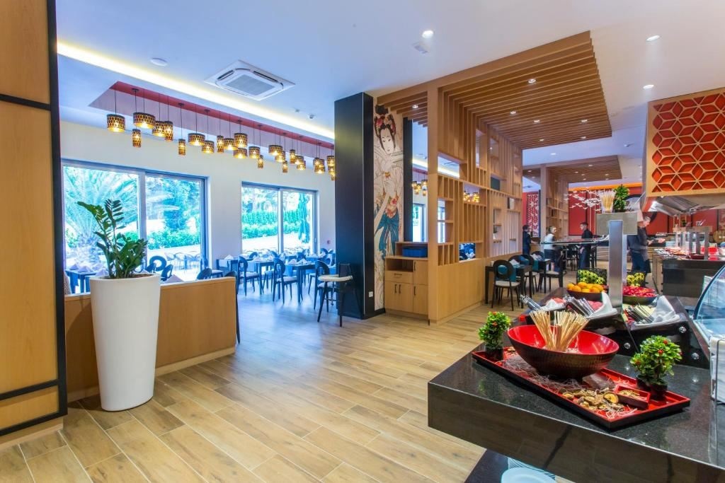 restaurants-restaurants